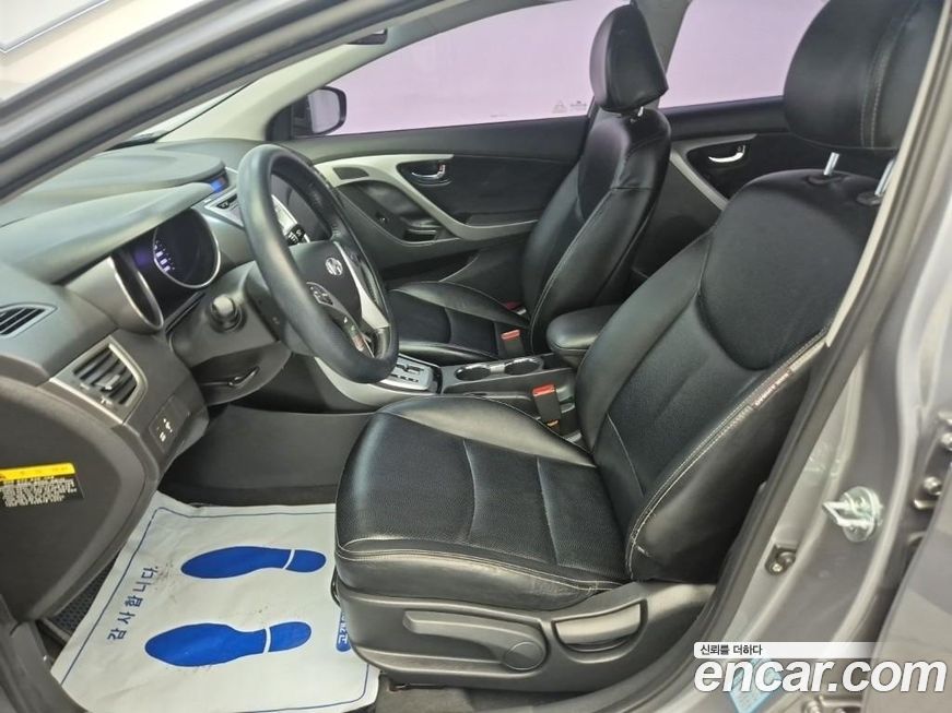 Hyundai AVANTE 2012