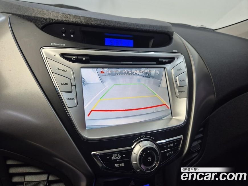 Hyundai AVANTE 2012