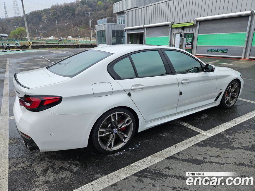BMW 5-Series 2023