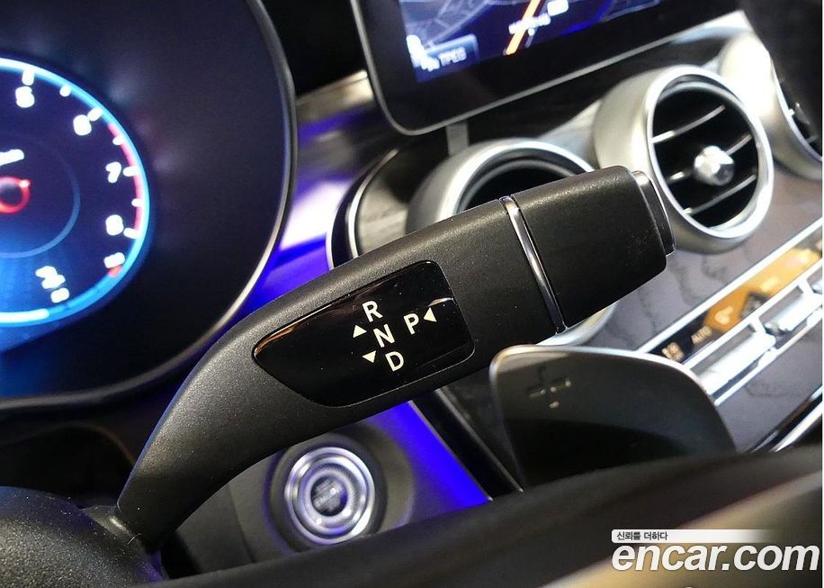 Mercedes-Benz C-Class 2023
