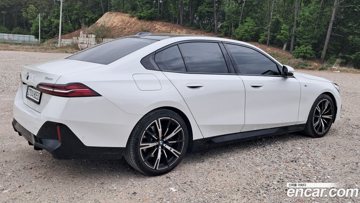 BMW 5-Series 2024