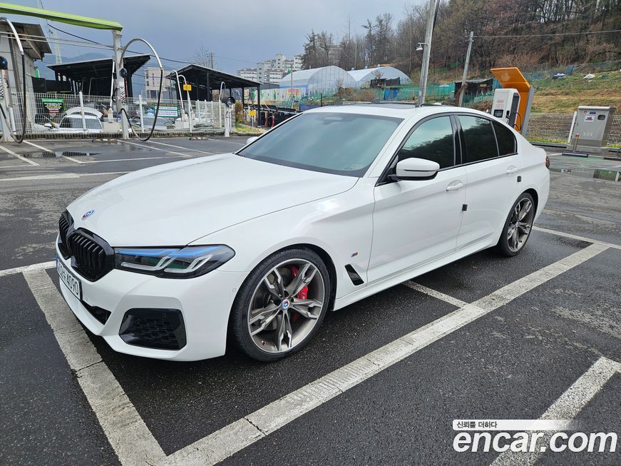 BMW 5-Series 2023