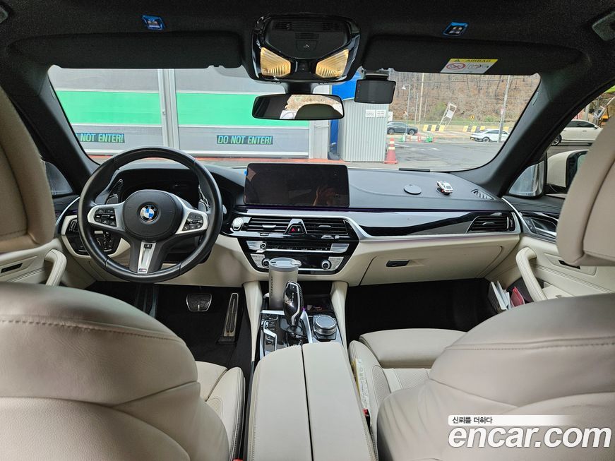 BMW 5-Series 2023
