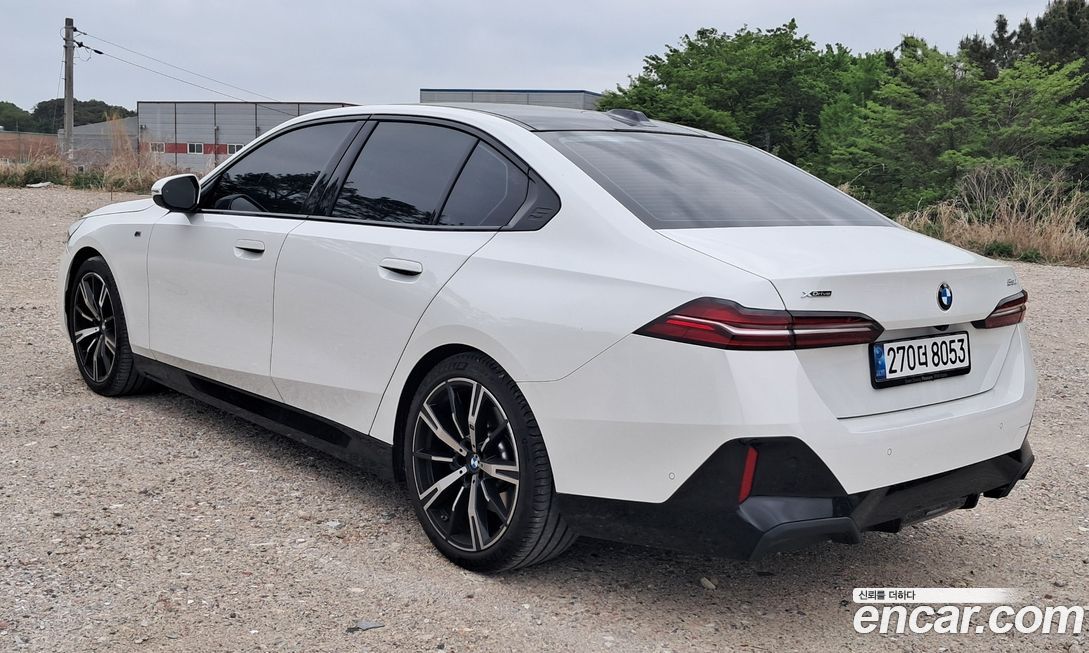 BMW 5-Series 2024