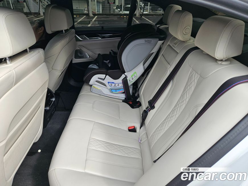 BMW 5-Series 2023