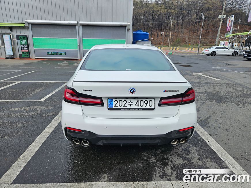 BMW 5-Series 2023