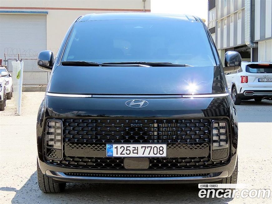Hyundai Staria 2025