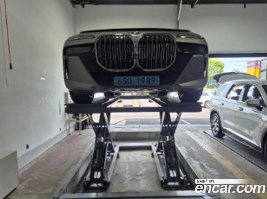 BMW i7 2024