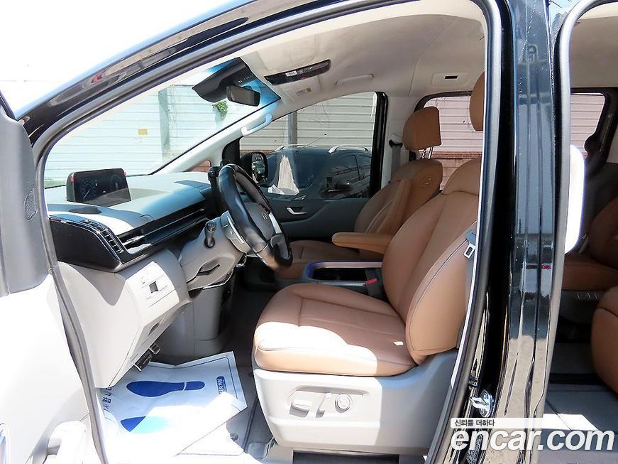 Hyundai Staria 2025