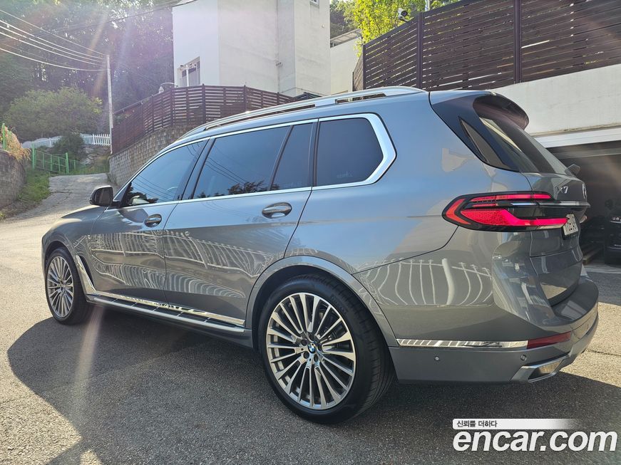 BMW X7 2025