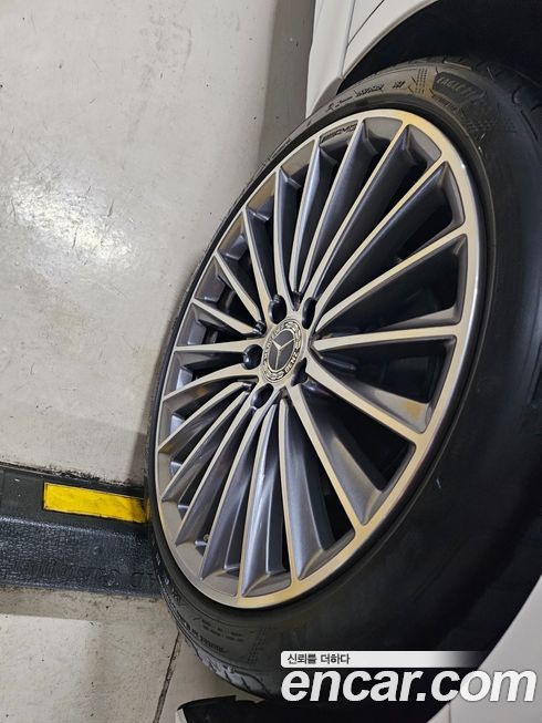 Mercedes-Benz C-Class 2023