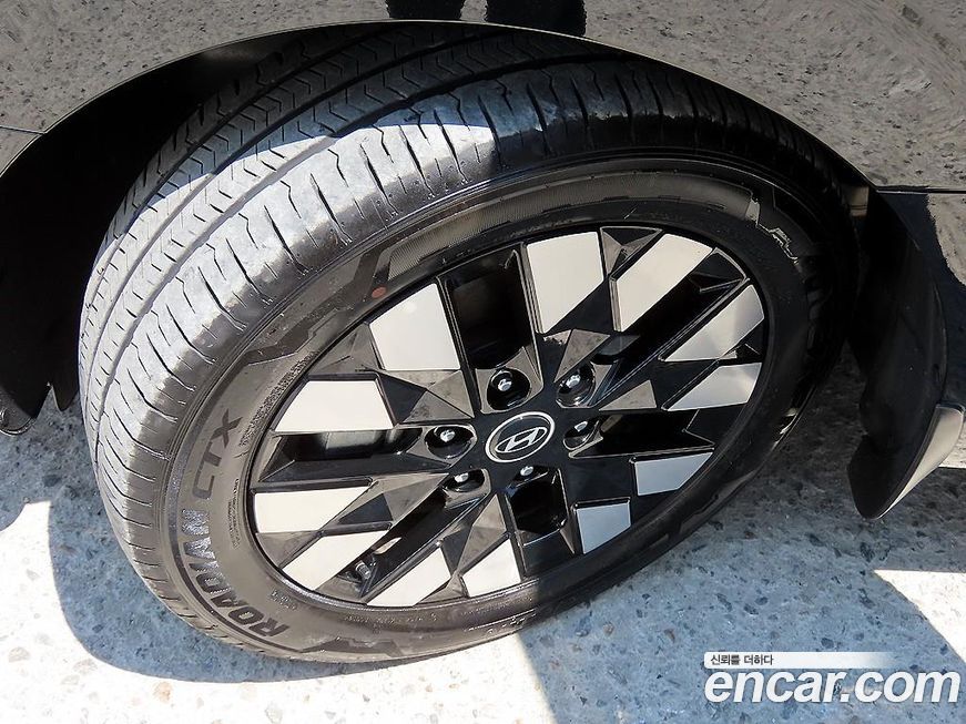 Hyundai Staria 2025