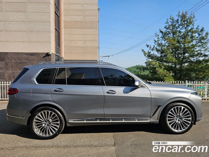 BMW X7 2025