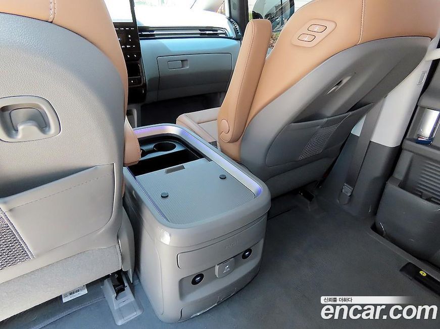 Hyundai Staria 2025