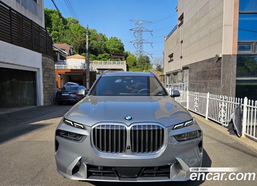 BMW X7 2025