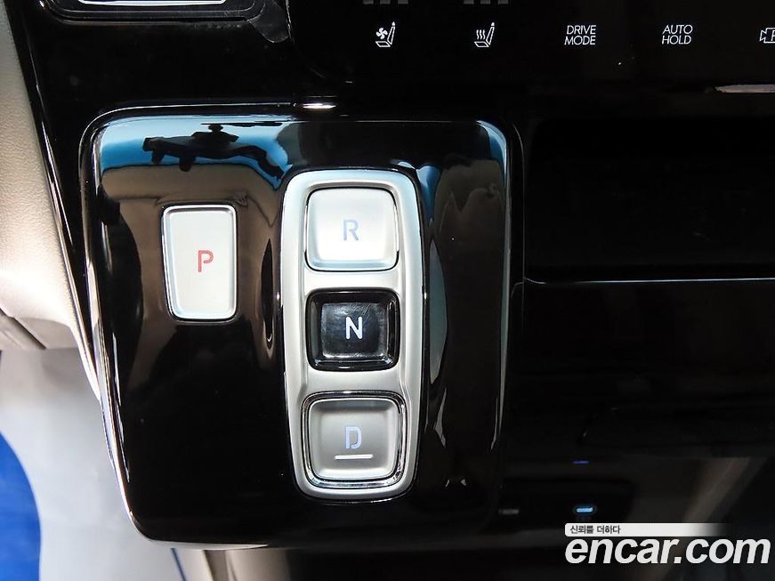 Hyundai Staria 2025