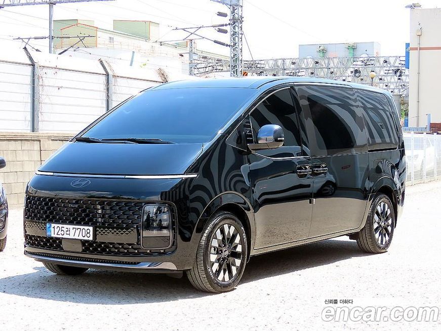 Hyundai Staria 2025