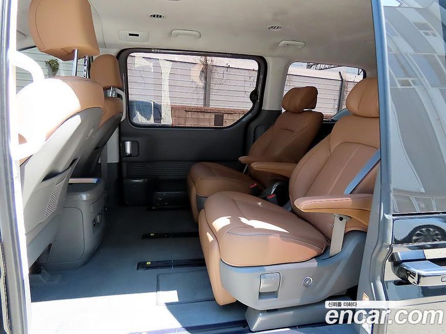 Hyundai Staria 2025