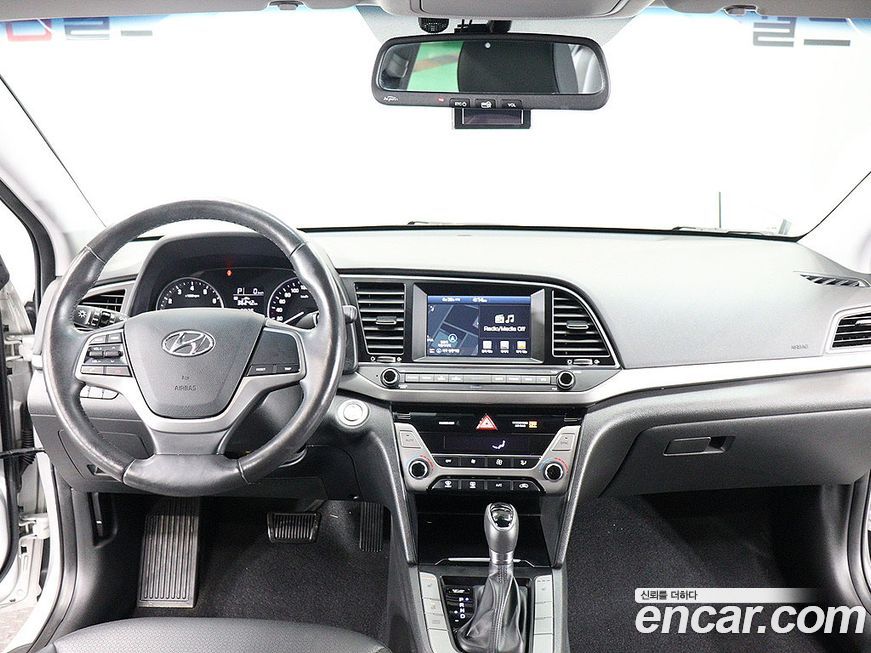 Hyundai AVANTE 2016
