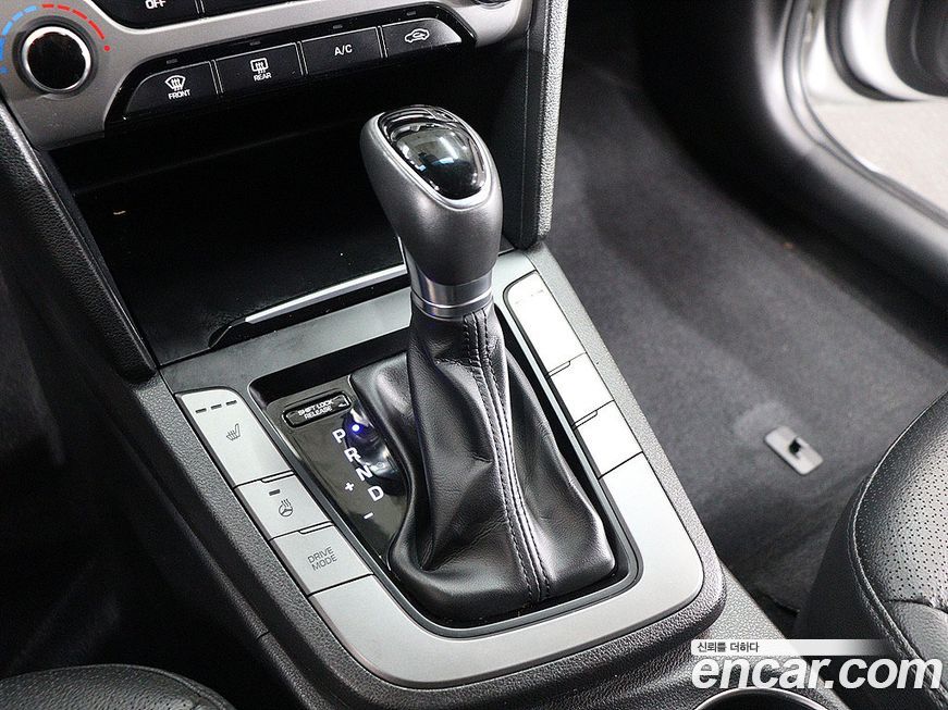 Hyundai AVANTE 2016