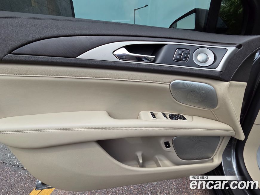 Lincoln MKZ 2020