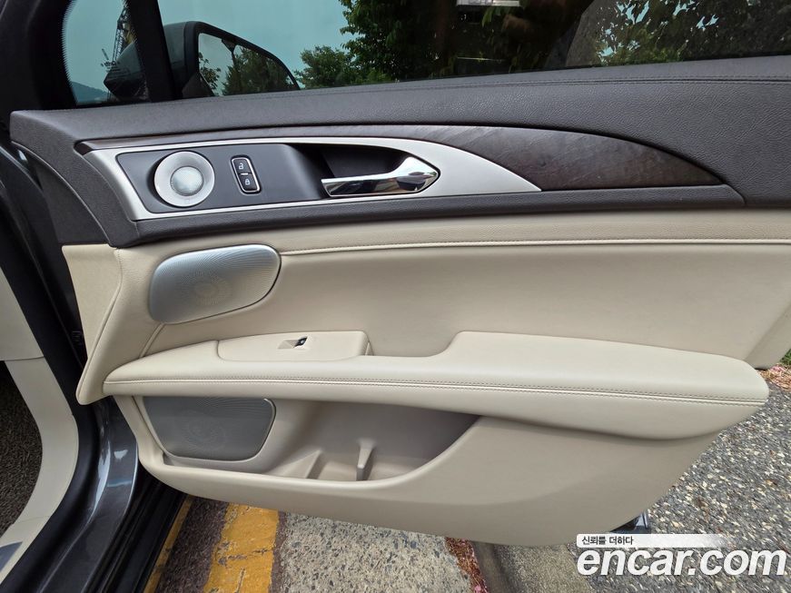 Lincoln MKZ 2020