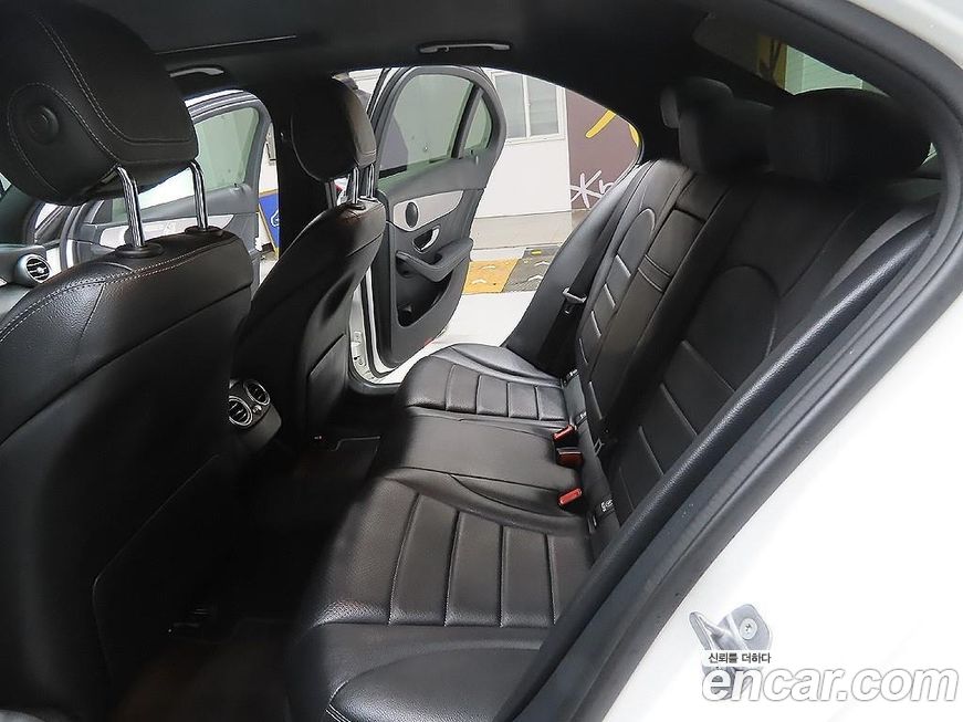 Mercedes-Benz C-Class 2021