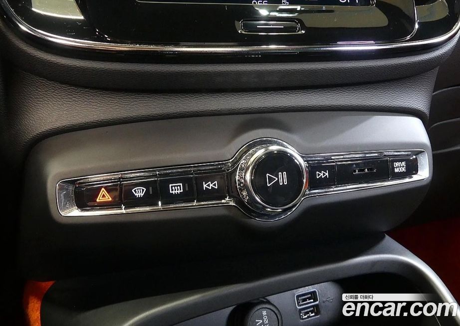 Volvo XC40 2021