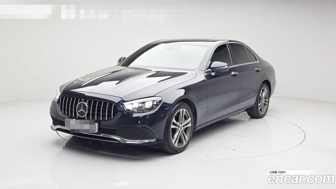 Mercedes-Benz E-Class 2022