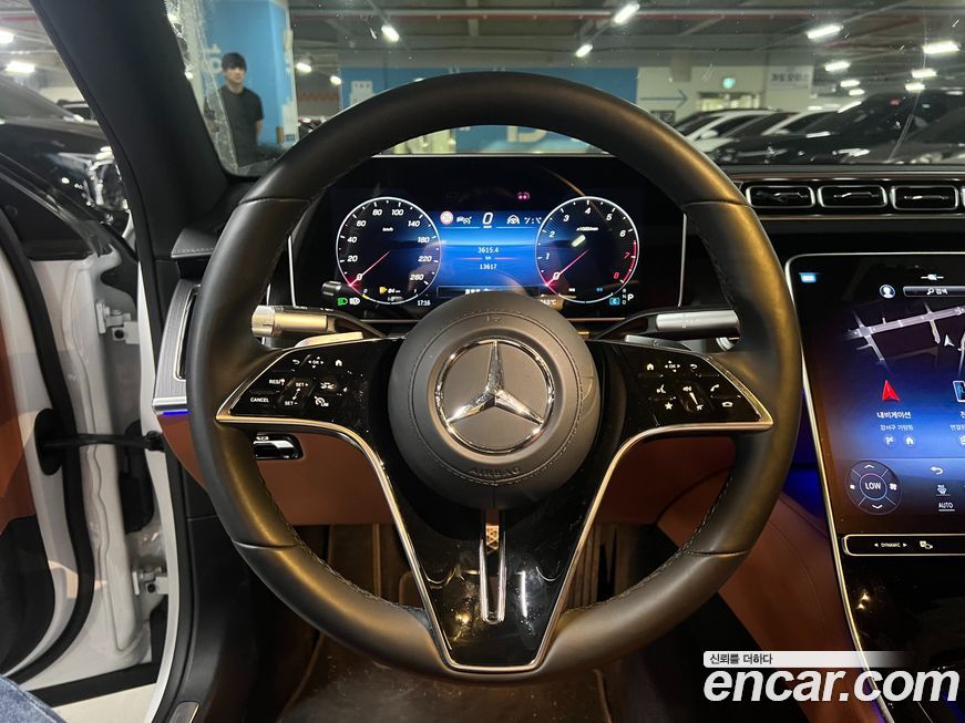 Mercedes-Benz S-Class 2025