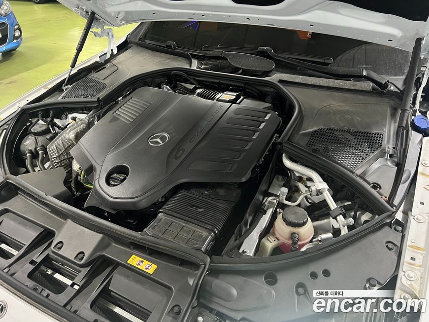 Mercedes-Benz S-Class 2025