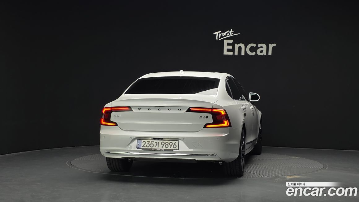 Volvo S90 2024