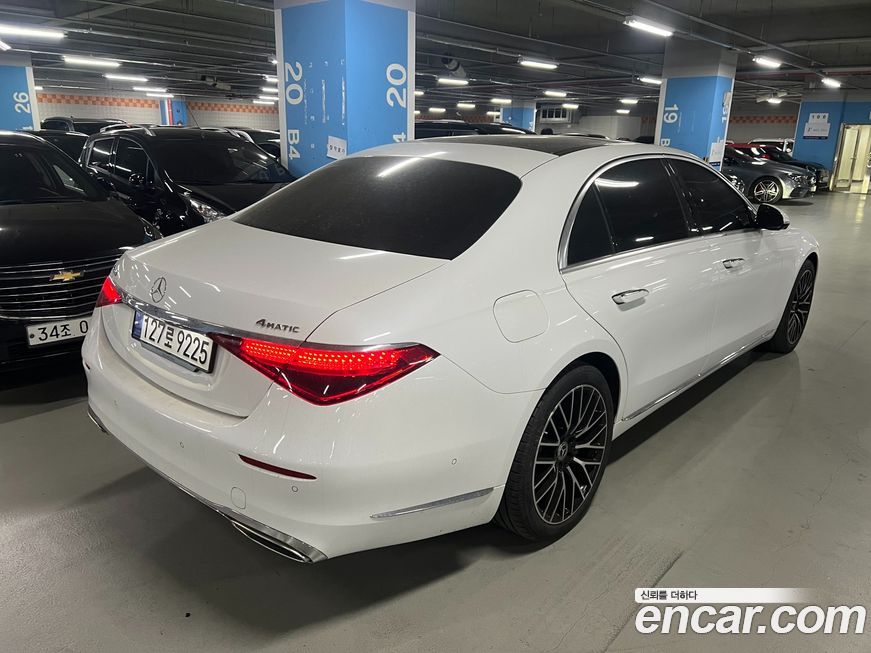 Mercedes-Benz S-Class 2025