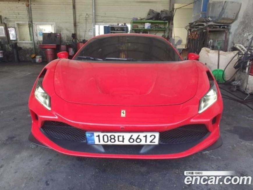 Ferrari F8 2021