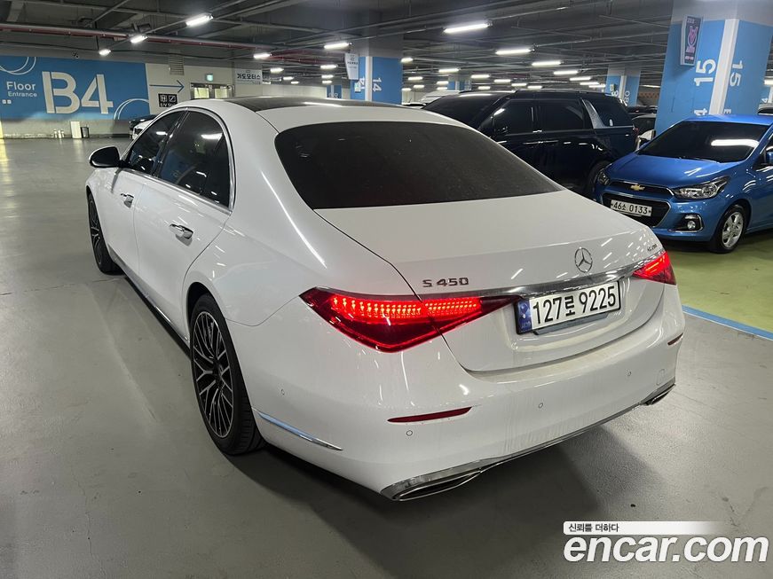 Mercedes-Benz S-Class 2025
