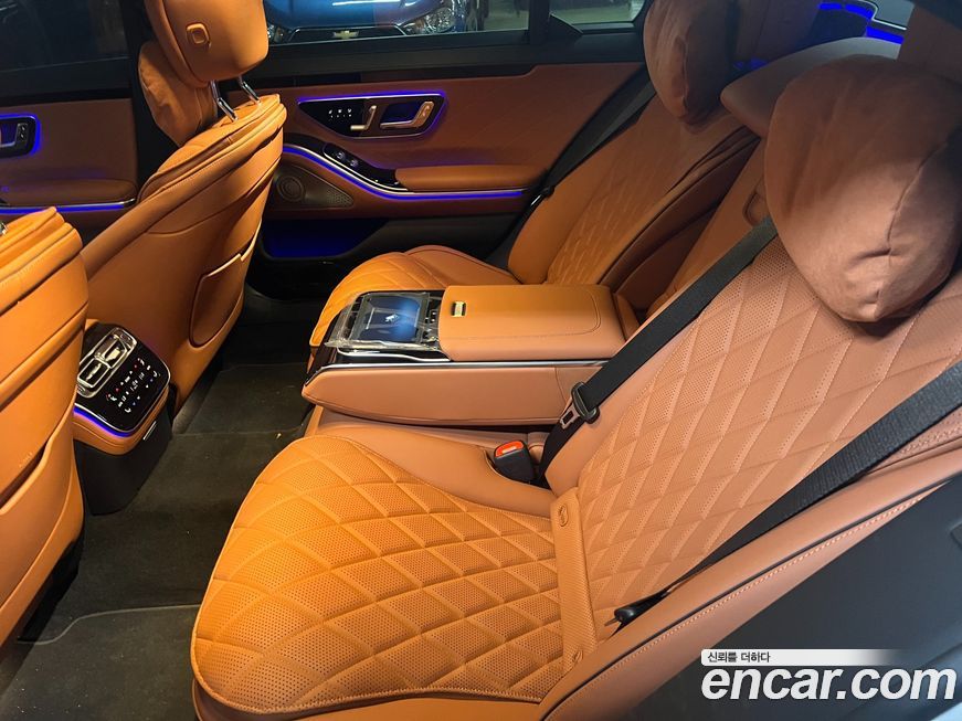 Mercedes-Benz S-Class 2025