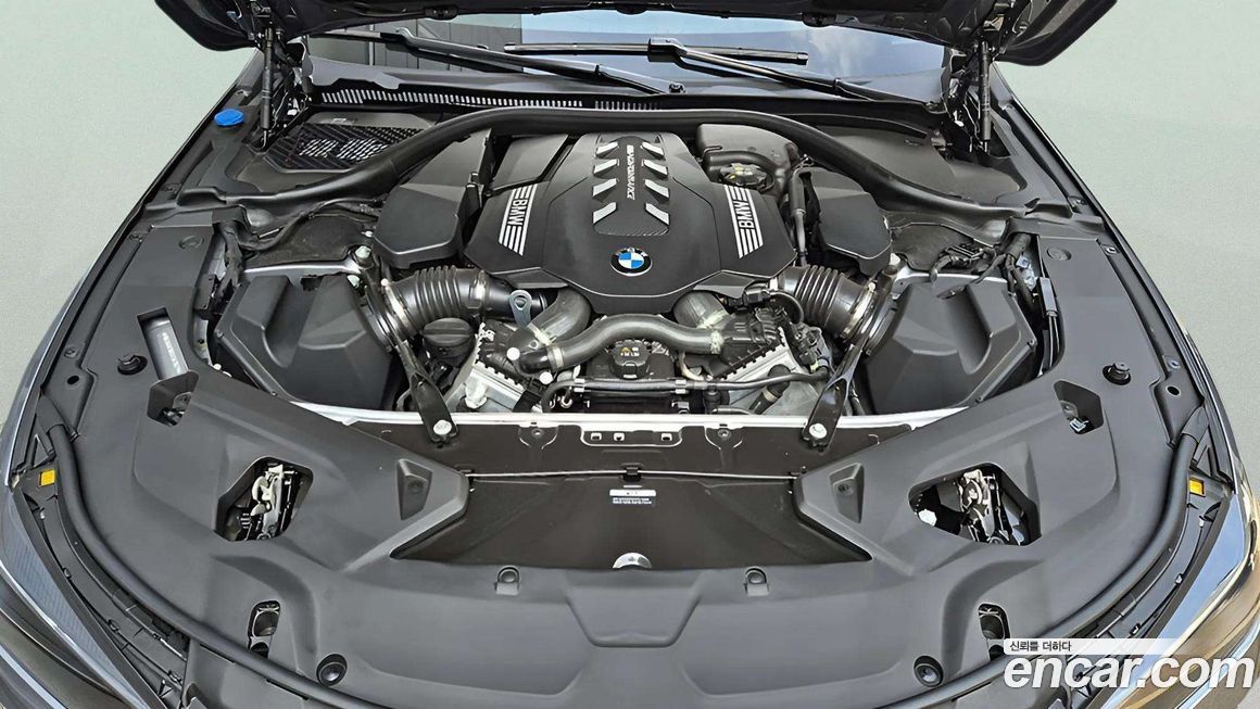 BMW 8-Series 2025