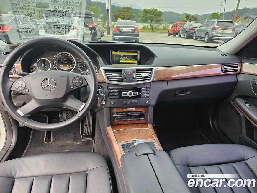 Mercedes-Benz E-Class 2012