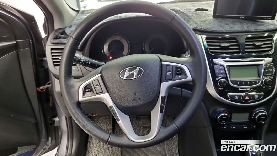 Hyundai Accent 2012