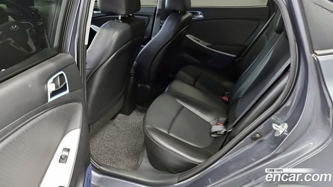 Hyundai Accent 2012