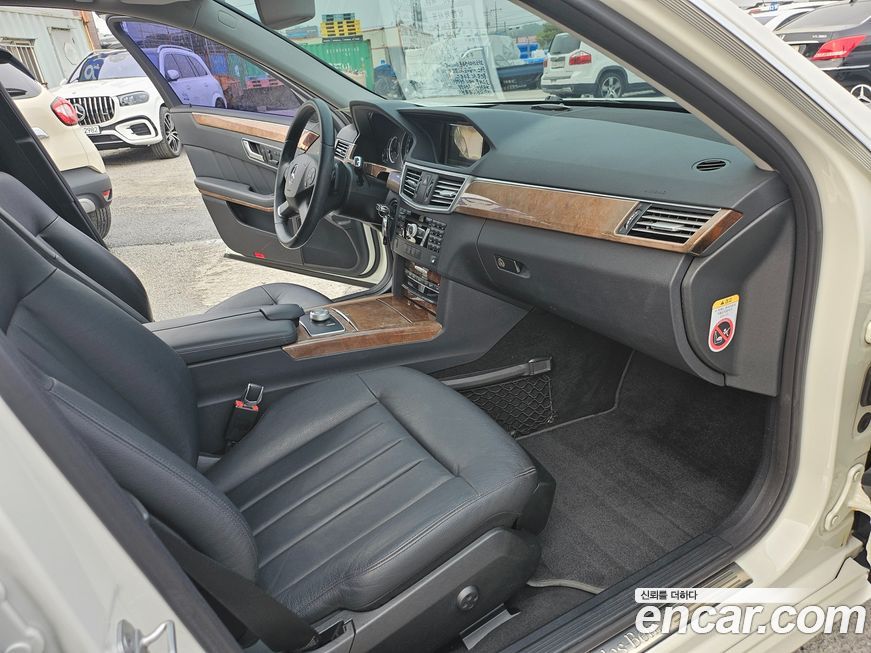 Mercedes-Benz E-Class 2012