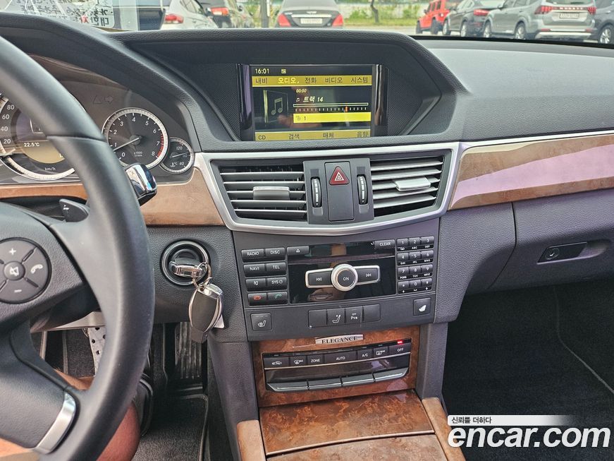Mercedes-Benz E-Class 2012