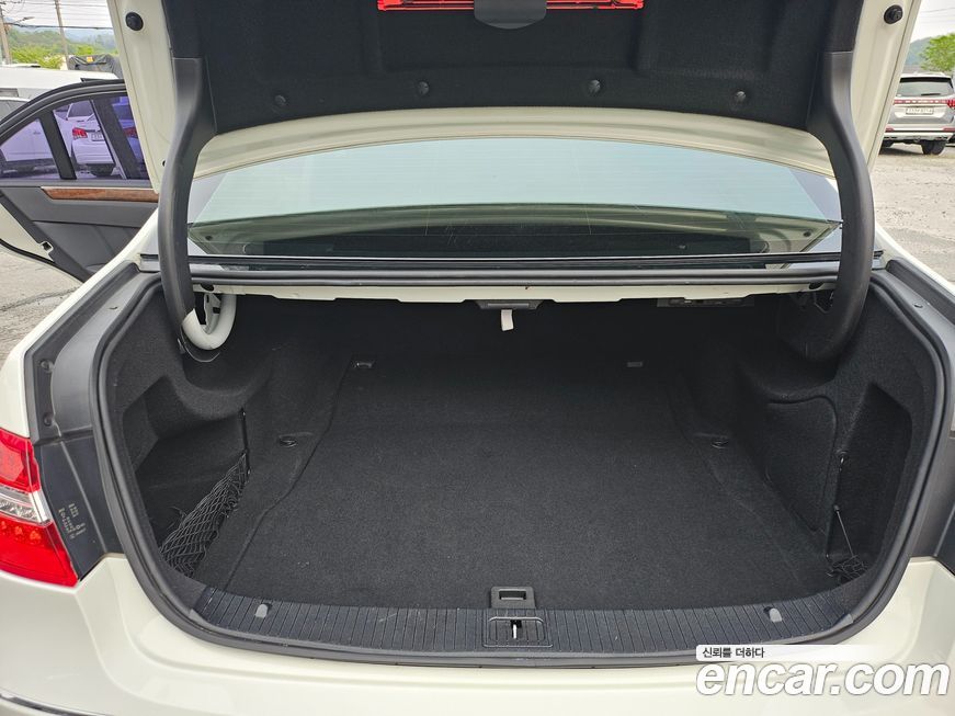 Mercedes-Benz E-Class 2012