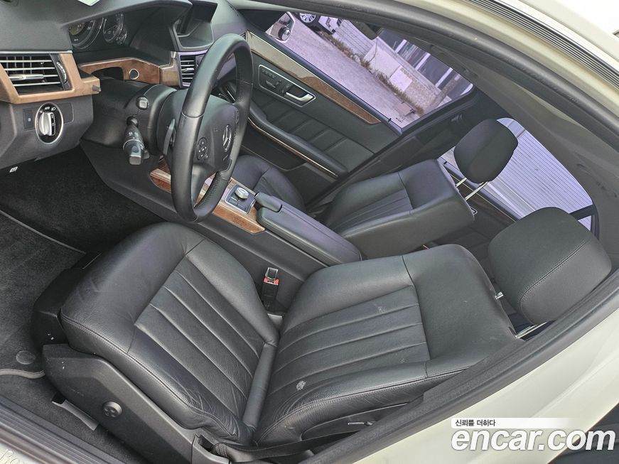 Mercedes-Benz E-Class 2012