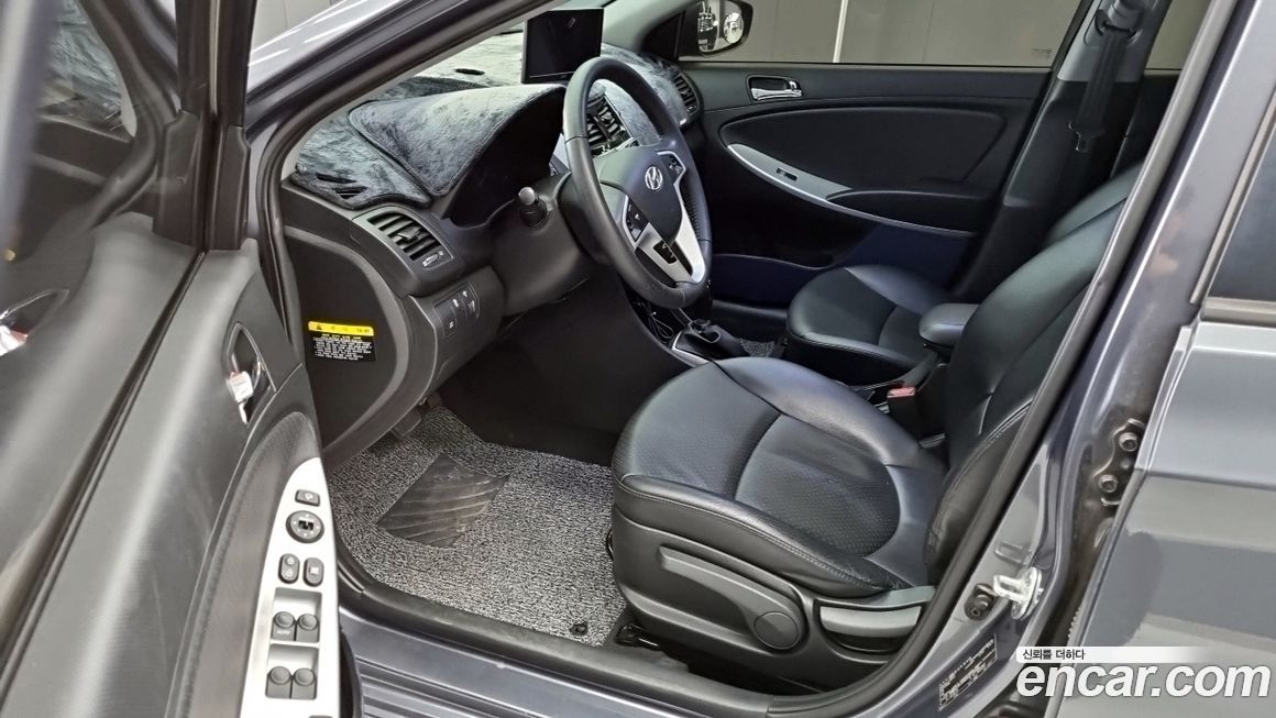 Hyundai Accent 2012
