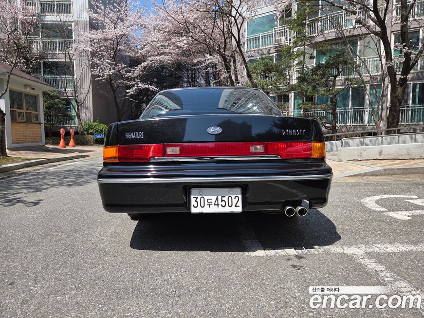 Hyundai Dynasty 2001