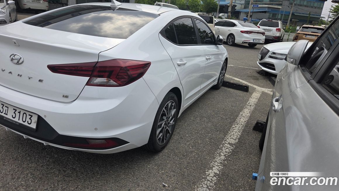 Hyundai AVANTE 2019