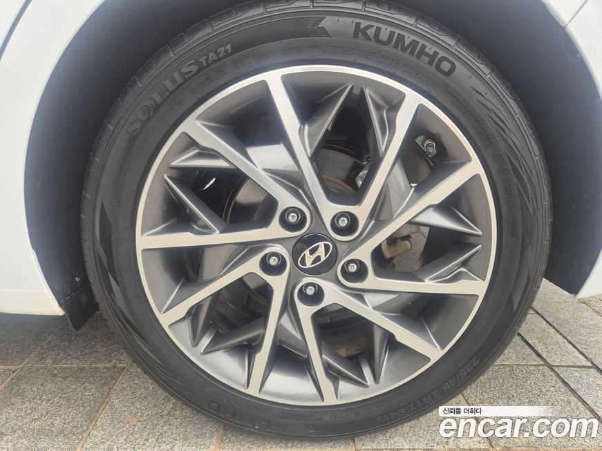 Hyundai AVANTE 2019