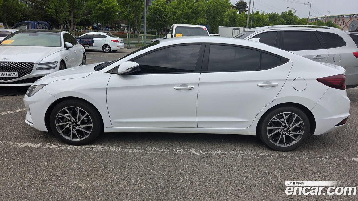 Hyundai AVANTE 2019