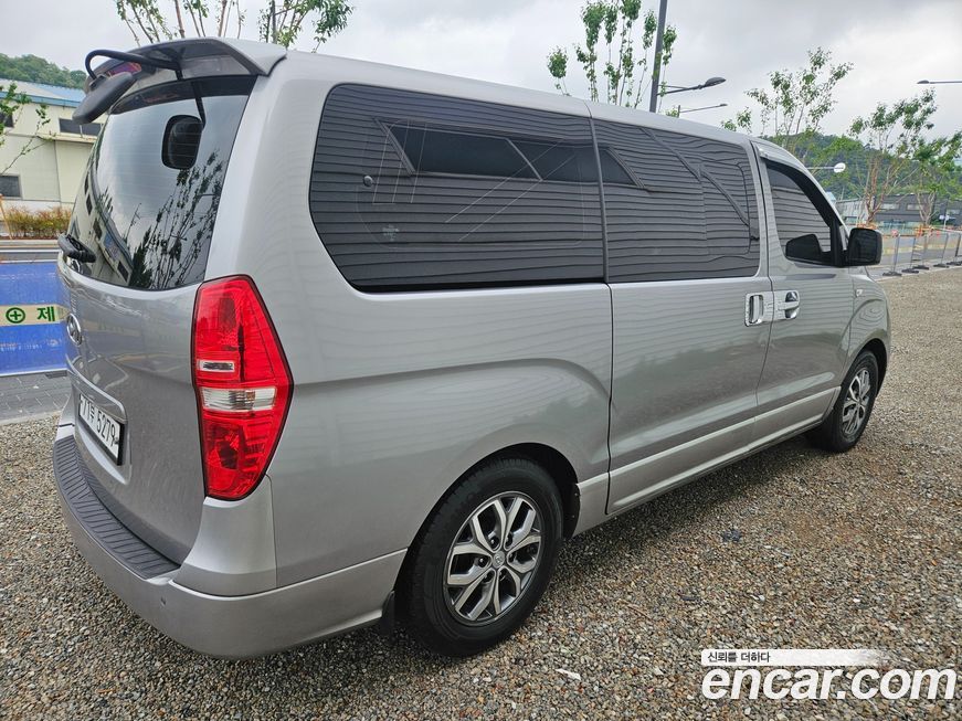 Hyundai Starex 2016